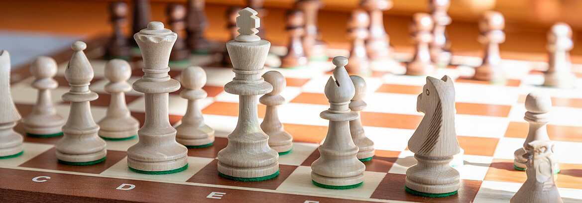 Schachbrett mit Schachfiguren