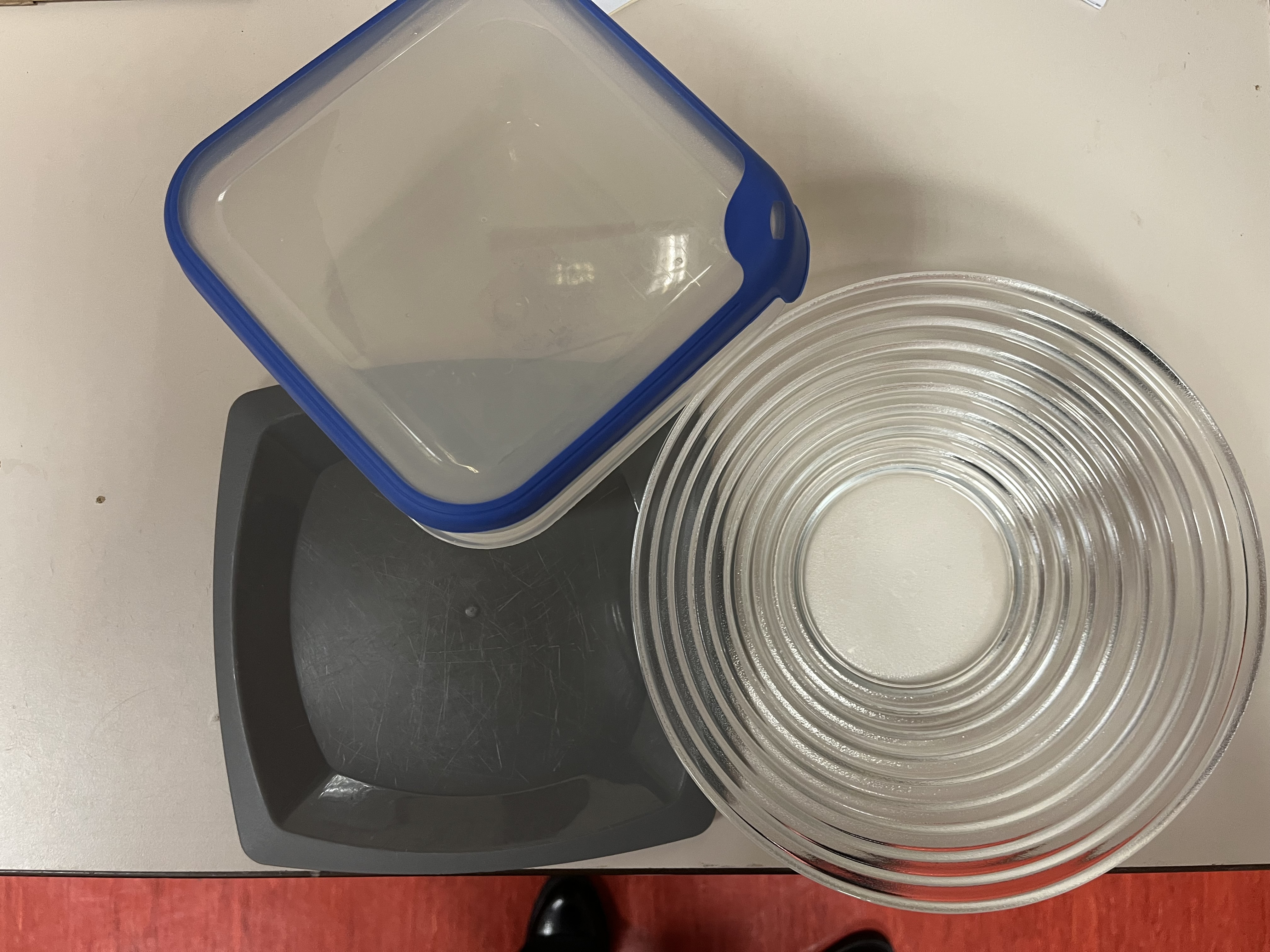 Liebe Eltern, hier noch Fundstücke von Halloween. Sollten Sie etwas erkennen, melden Sie sich bitte im Sekretariat. 