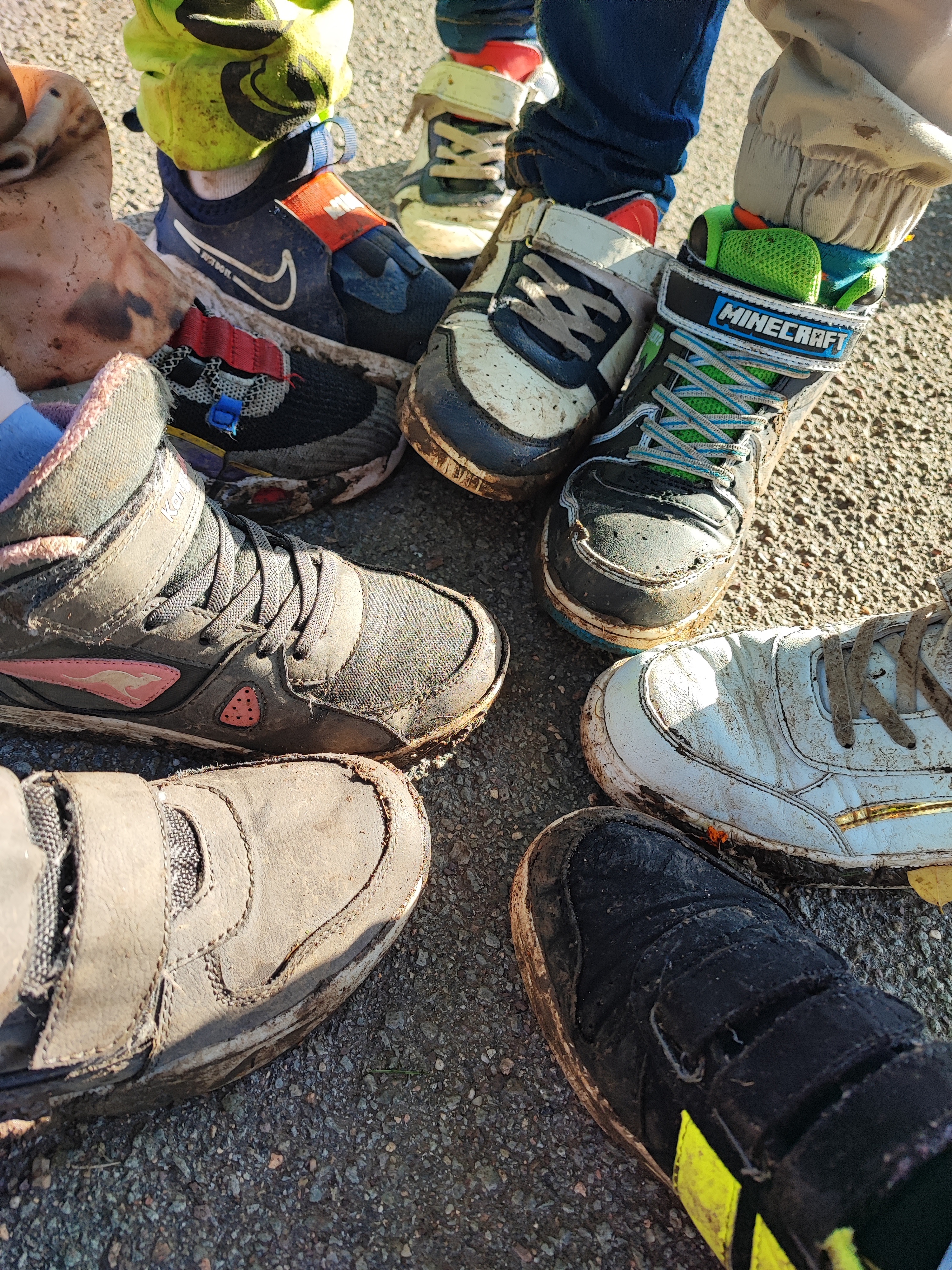 Schuhe sind dreckig von getaner Arbeit