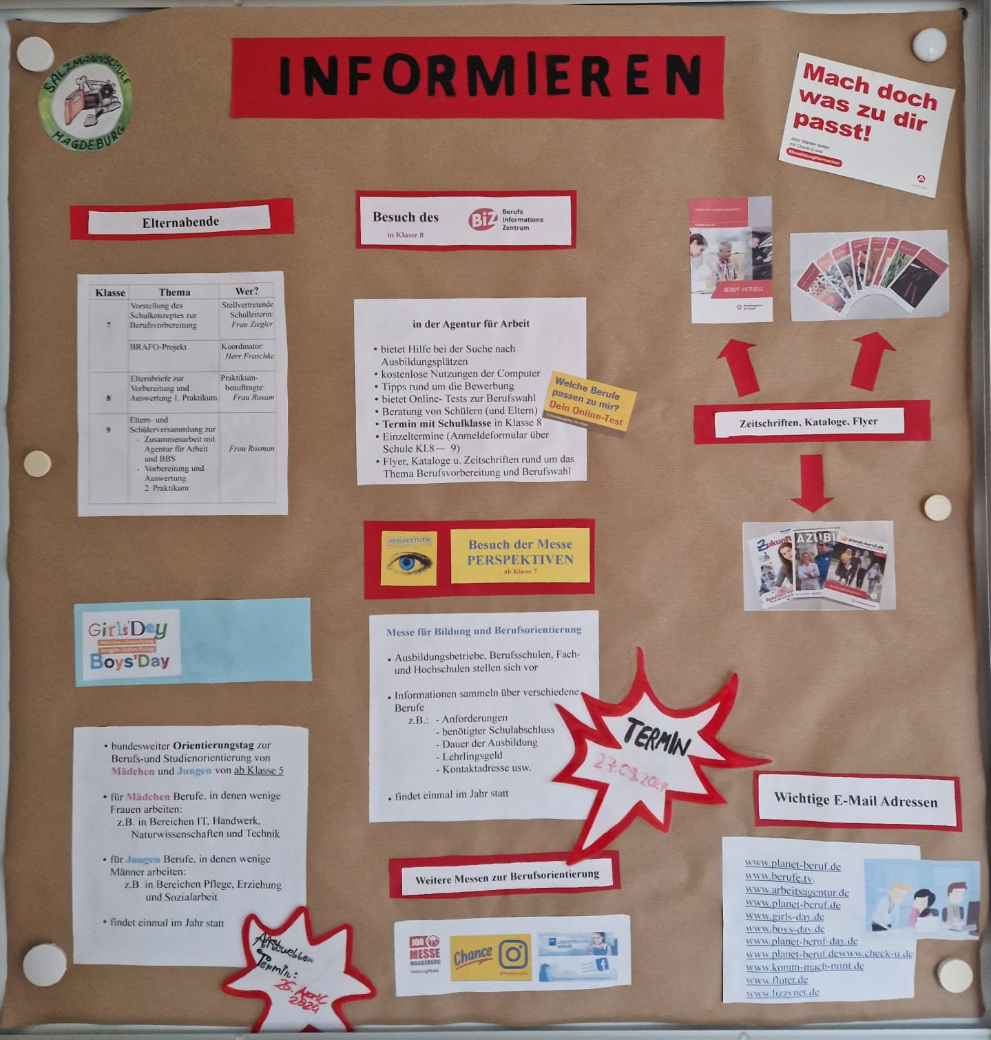 Das Plakat zeigt auf, wann und wo sich Schülerinnen und Schüler sowie Eltern informieren können